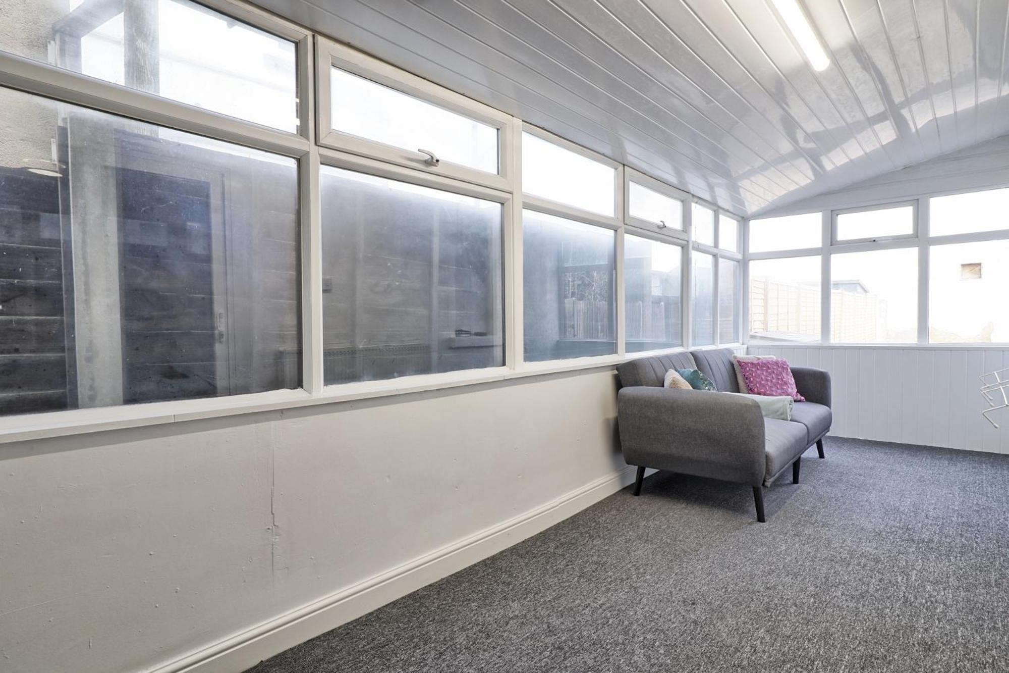 Beautiful Spacious Four Bedroom House With Parking For 2 Cars, 5 Minute Walk To Southend Station Kültér fotó