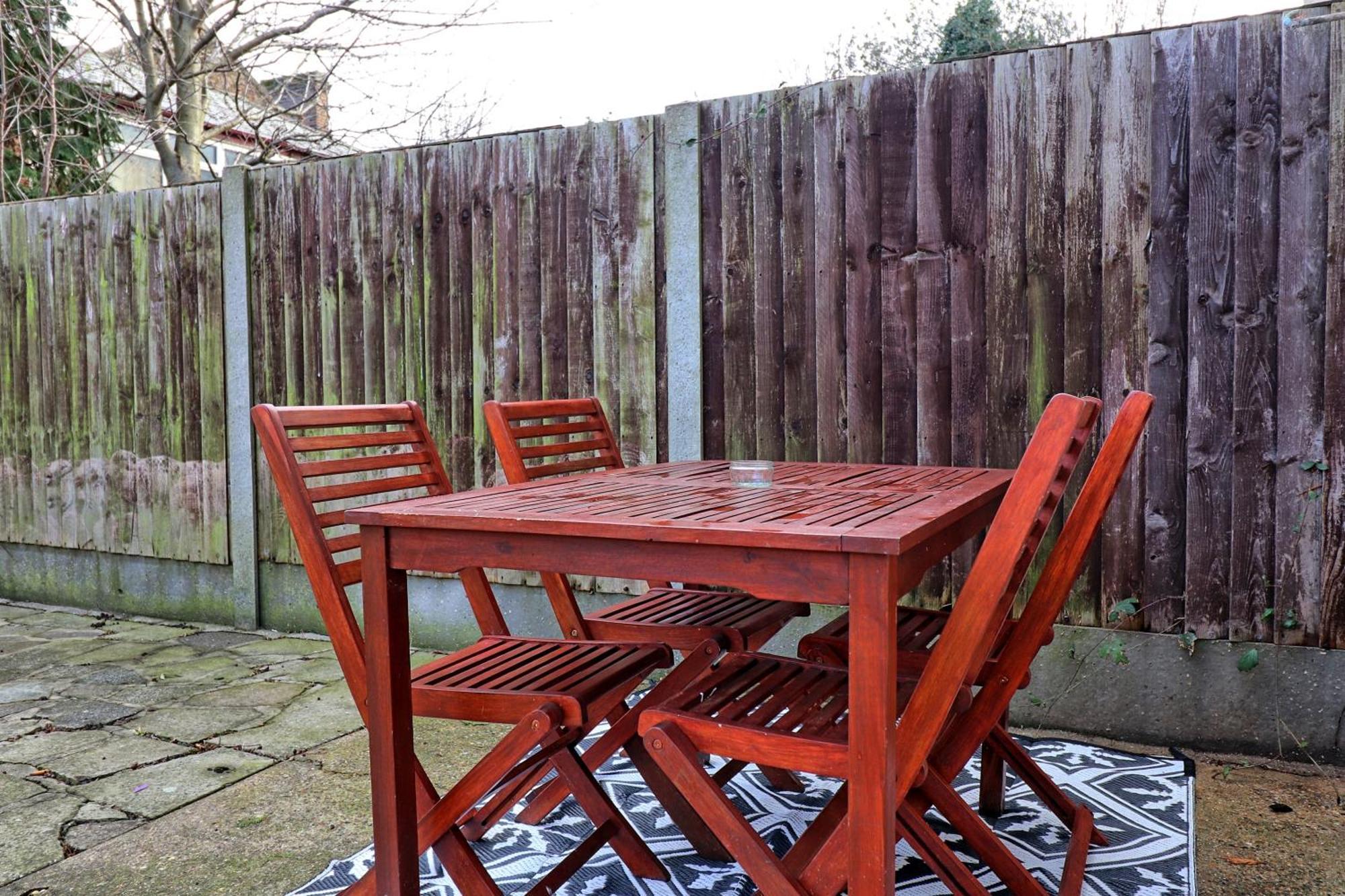 Beautiful Spacious Four Bedroom House With Parking For 2 Cars, 5 Minute Walk To Southend Station Kültér fotó